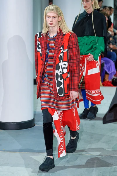Look 30